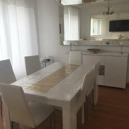 Holiday home Maison Proche Du Mont Saint Michel Pontorson