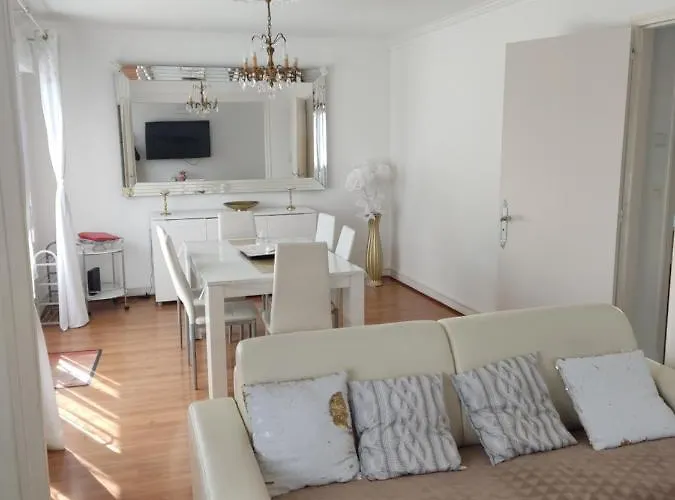 Holiday home Maison Proche Du Mont Saint Michel Pontorson