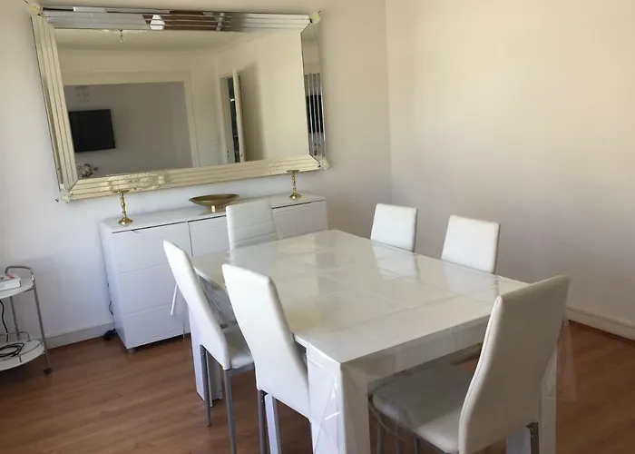 Maison Proche Du Mont Saint Michel Holiday home